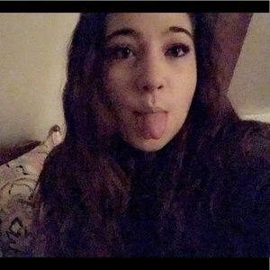 Meet your Posher, Alexis